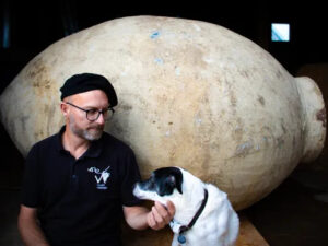 Vinprovning med två glas vin på Vejby vingård