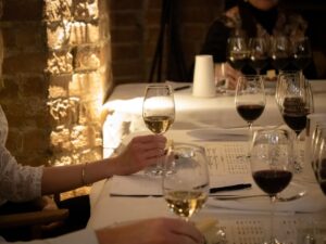 Vinprovning med ost och choklad | Stockholm