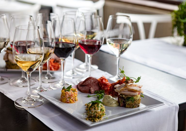 Vin & mat i kombination